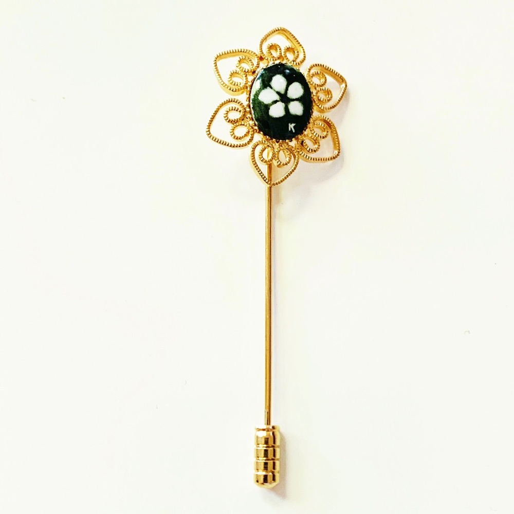 Vintage || Gold Tone Green Floral Stick Pin